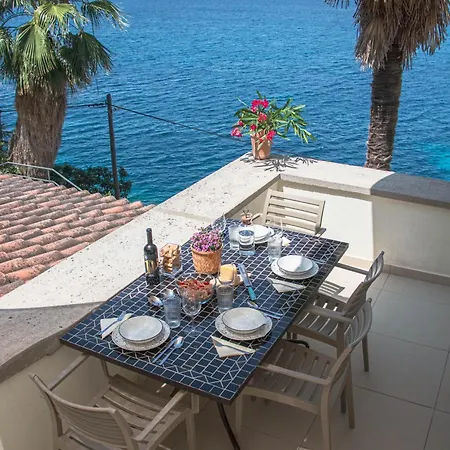 アパート Maestral *